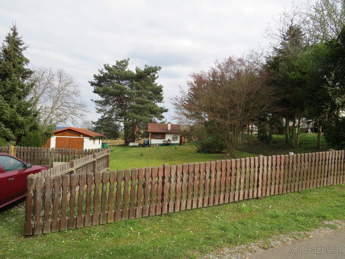 Sonniges Grundstück mit Wochenendhaus in bester Lage, Privat