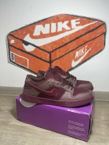 Nike SB Dunk Burgundy Crush - 2