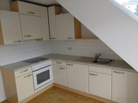 Schöne DG-Wohnung in sehr ruhiger Lage zu vermieten - 3