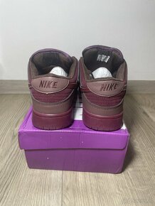 Nike SB Dunk Burgundy Crush - 4