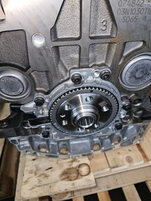 MOTOR CUNA 2,0 TDI GOLF GTD - 4