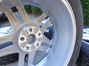 Toyota CH-R nagelneue winterradsatz 215/60R17 - 9